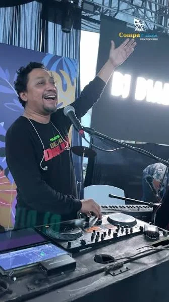 DJ Diablillo animando en el escenario